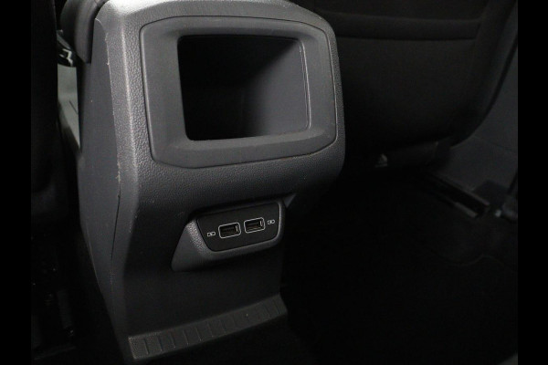 Volkswagen T-Cross 1.0 TSI R Line | Camera | Carplay | Adaptive cruise | Parkeerhulp | Sportstoelen | Getint glas | Side Assist | Airco | Bluetooth | Origineel NL
