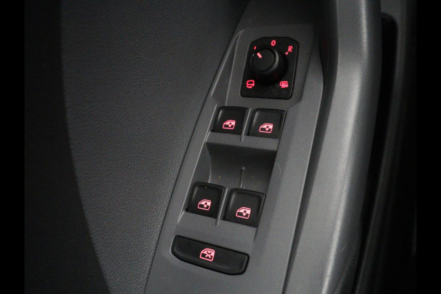 Volkswagen T-Cross 1.0 TSI R Line | Camera | Carplay | Adaptive cruise | Parkeerhulp | Sportstoelen | Getint glas | Side Assist | Airco | Bluetooth | Origineel NL