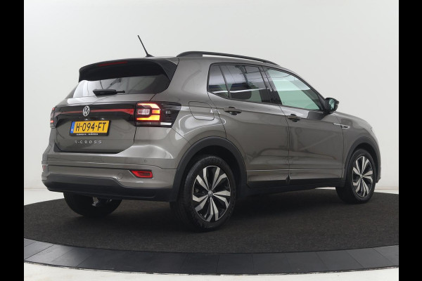 Volkswagen T-Cross 1.0 TSI R Line | Camera | Carplay | Adaptive cruise | Parkeerhulp | Sportstoelen | Getint glas | Side Assist | Airco | Bluetooth | Origineel NL
