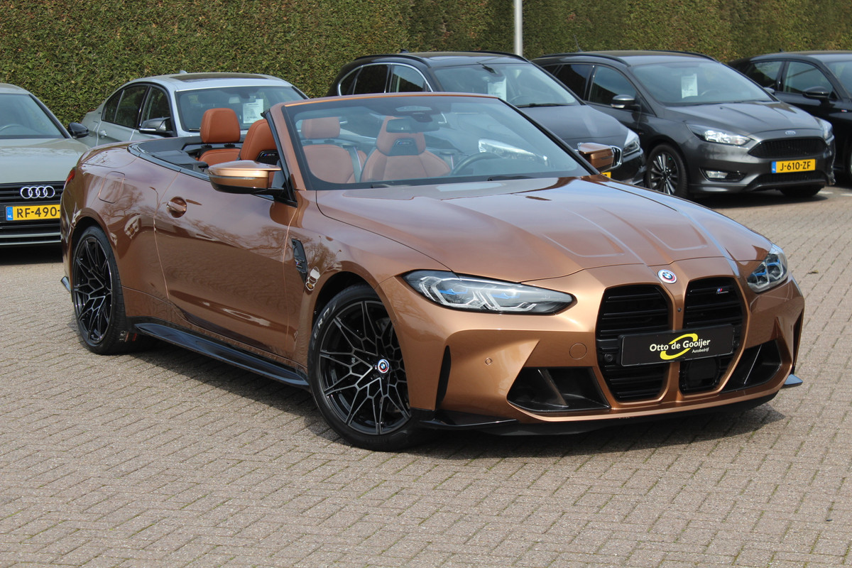 BMW 4 Serie Cabrio M4 xDrive Competition / Camera / Head-up / Carbon / Nekverwarming / H&K / Keyless / Stuurverwarming / ACC / DAB / Dodehoek / Windscherm