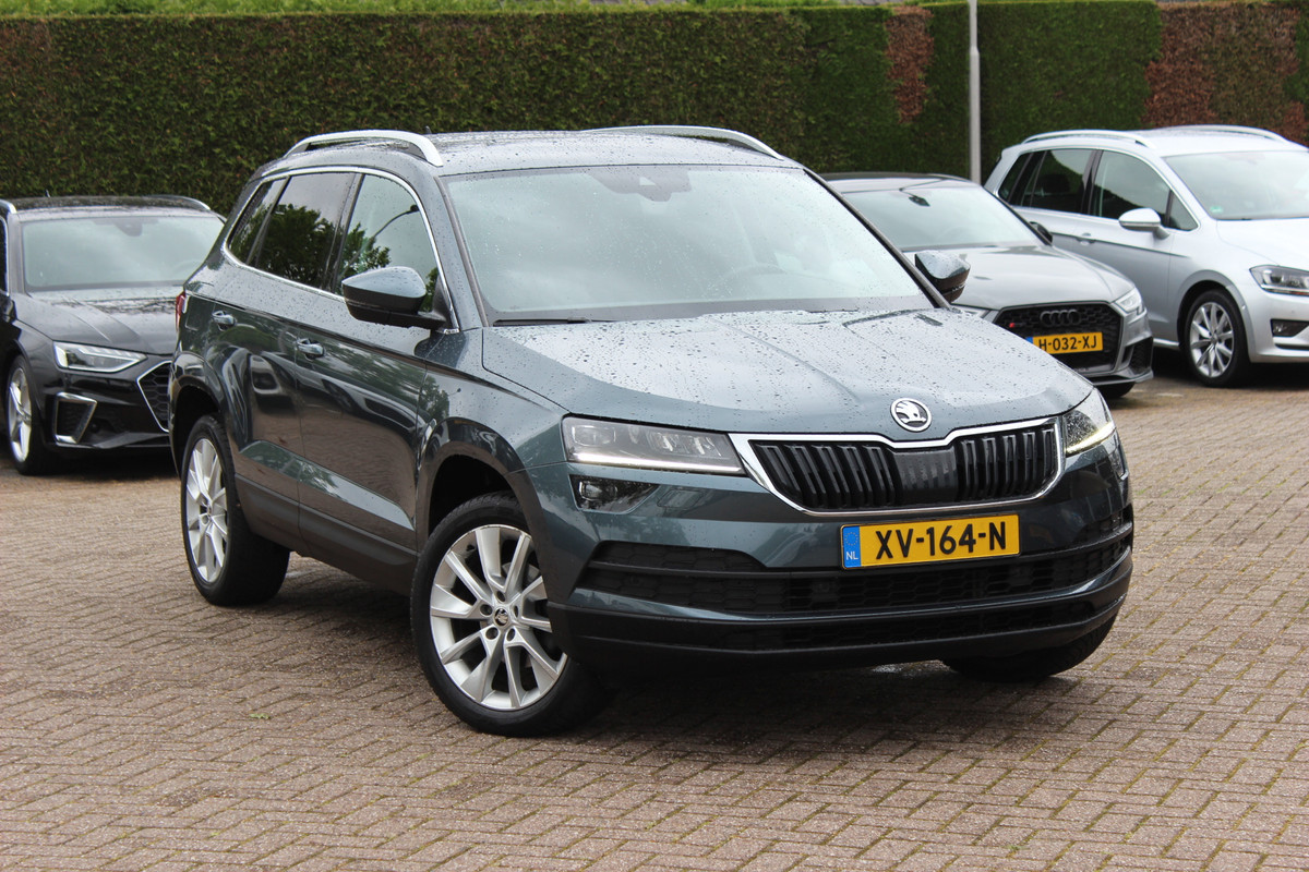 Škoda Karoq 1.5 TSI ACT Style Business / Trekhaak / Camera / Keyless / CarPlay / 18'' / Canton Audio / DAB / Stoelverwarming / Cruise Control Adaptief