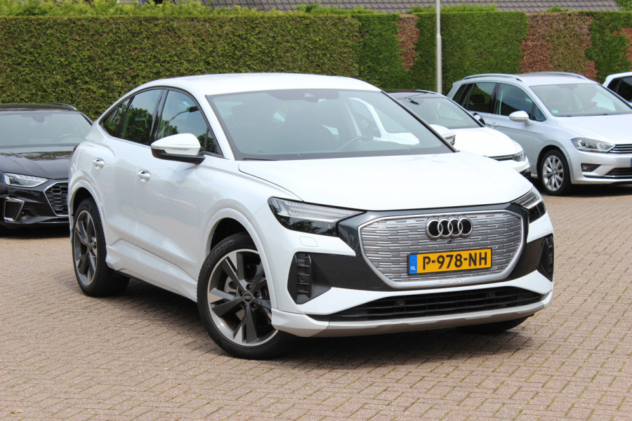 Audi Q4 Sportback e-tron 40 Launch edition Advanced 77 kWh / SoH 93,8% / CarPlay / Matrix LED / Sportstoelen / Sonos Audio / Virtual Cockpit / Parkeerhulp V+A / Intr.voorverwarming / Stoelverwarming / DAB / Cruise Control