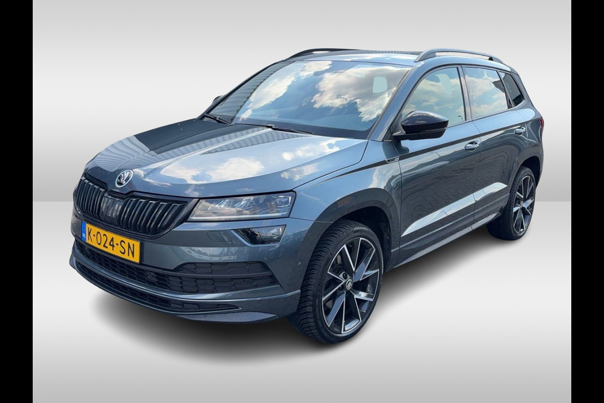 Škoda Karoq 1.5 TSI ACT Sportline Business / Camera / CarPlay / Keyless / 19'' / Stoel+Stuurverwarming / Dodehoek / DAB / ACC