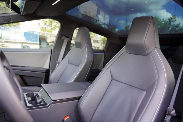 Tesla Cybertruck AWD 100 kWh DIRECT AVAILABLE