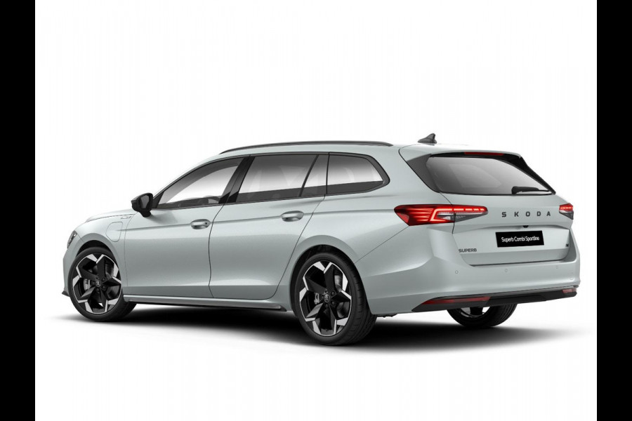 Škoda Superb Combi Sportline Business PHEV 1.5 TSI 204 pk 6 versn. DSG | Panoramadak | Wegklapbare trekhaak | Winter pakket | 19 inch lichtmetalen velgen
