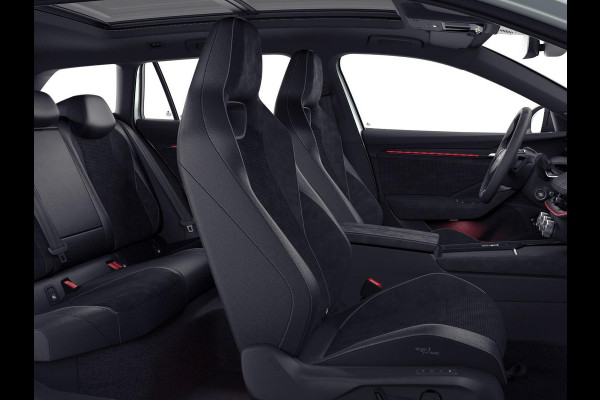 Škoda Superb Combi Sportline Business PHEV 1.5 TSI 204 pk 6 versn. DSG | Panoramadak | Wegklapbare trekhaak | Winter pakket | 19 inch lichtmetalen velgen