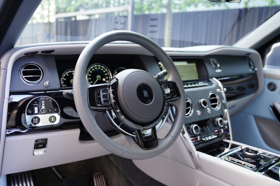 Rolls-Royce Cullinan 6.75 V12 / Bespoke Audio / Starlight / Twin-Coachline