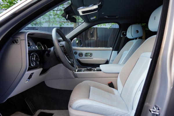 Rolls-Royce Cullinan 6.75 V12 / Bespoke Audio / Starlight / Twin-Coachline
