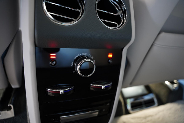 Rolls-Royce Cullinan 6.75 V12 / Bespoke Audio / Starlight / Twin-Coachline