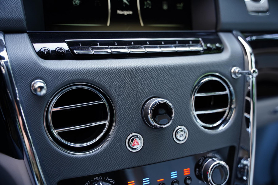 Rolls-Royce Cullinan 6.75 V12 / Bespoke Audio / Starlight / Twin-Coachline