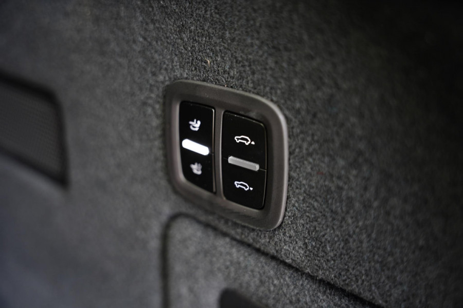 Porsche Cayenne 3.0 E-Hybrid Black Edition / Sportdesign Pakket / Sportuilaat