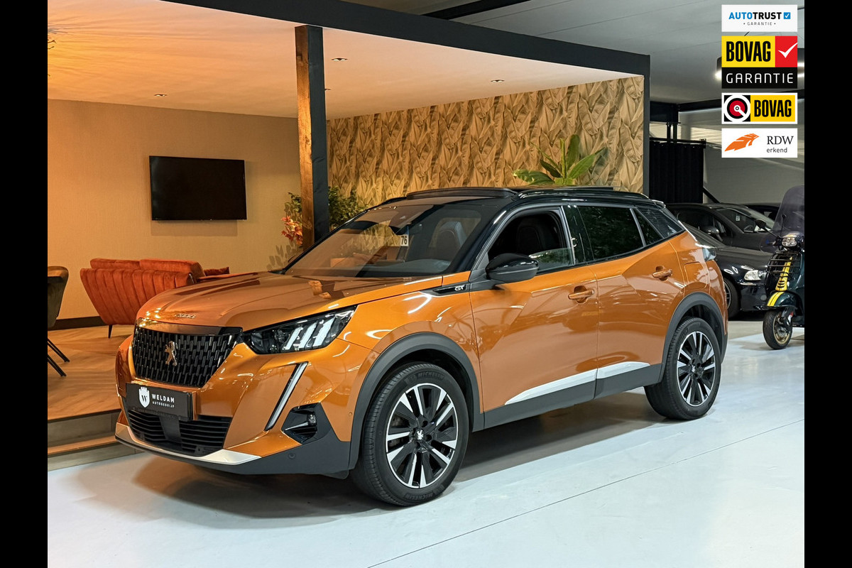Peugeot 2008 1.2 GT 155pk|Automaat|Oranje/Zwart dak|Pano|Focal Audio|360° Camera|Keyless|StoelVW|Rijklaar