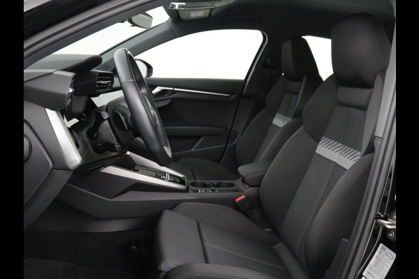 Audi A3 30 TFSI Advanced Edition | Sportstoelen | Carplay | Audi Sound | Parkeerhulp | Full LED | Navigatie | Virtual Cockpit | Climate control | Bluetooth | Cruise control