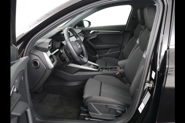 Audi A3 30 TFSI Advanced Edition | Sportstoelen | Carplay | Audi Sound | Parkeerhulp | Full LED | Navigatie | Virtual Cockpit | Climate control | Bluetooth | Cruise control