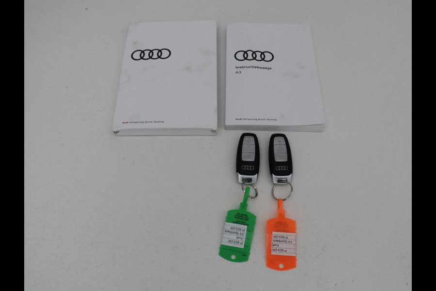 Audi A3 30 TFSI Advanced Edition | Sportstoelen | Carplay | Audi Sound | Parkeerhulp | Full LED | Navigatie | Virtual Cockpit | Climate control | Bluetooth | Cruise control