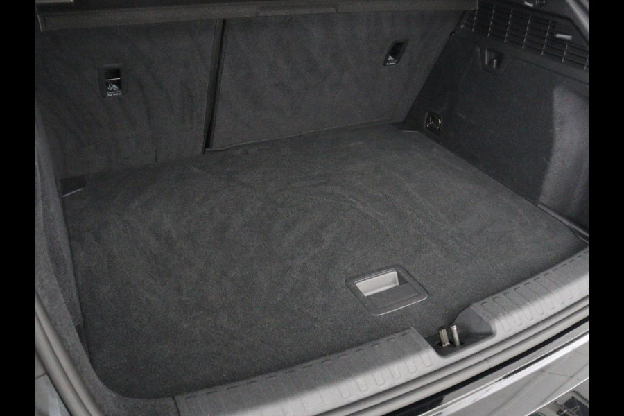 Audi A3 30 TFSI Advanced Edition | Sportstoelen | Carplay | Audi Sound | Parkeerhulp | Full LED | Navigatie | Virtual Cockpit | Climate control | Bluetooth | Cruise control