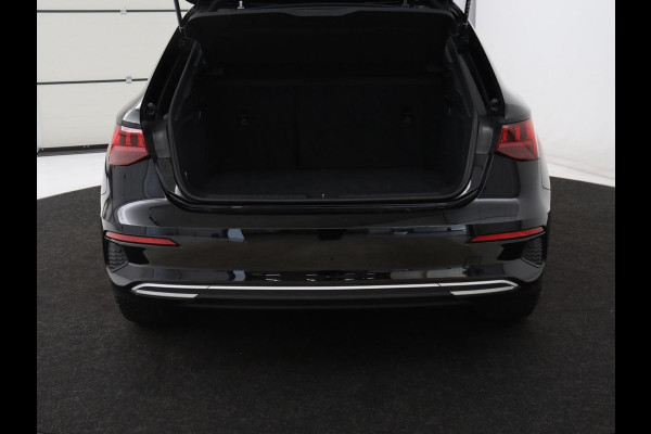 Audi A3 30 TFSI Advanced Edition | Sportstoelen | Carplay | Audi Sound | Parkeerhulp | Full LED | Navigatie | Virtual Cockpit | Climate control | Bluetooth | Cruise control