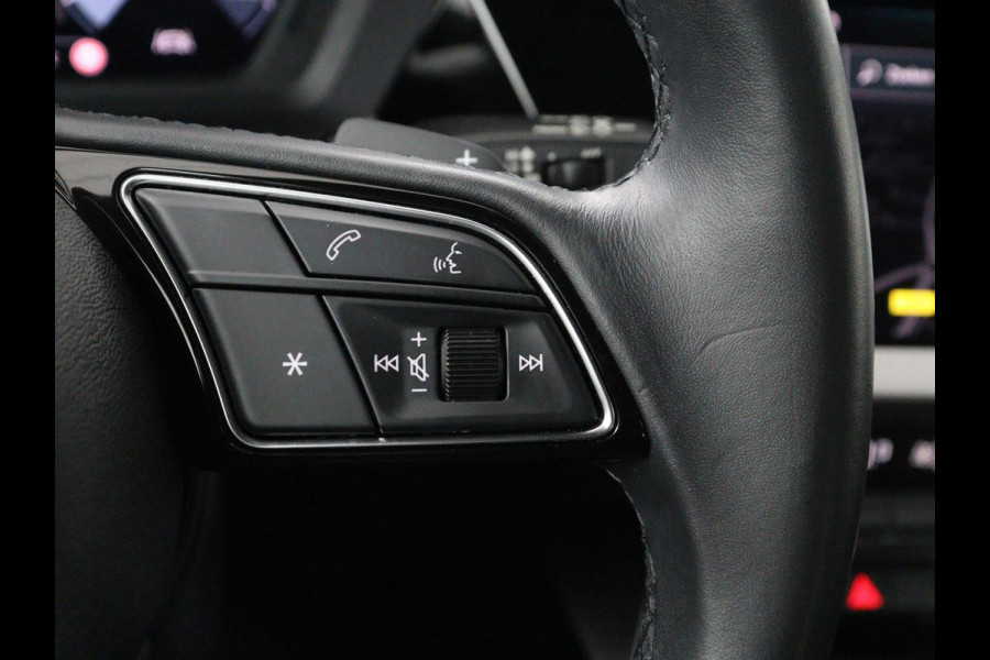 Audi A3 30 TFSI Advanced Edition | Sportstoelen | Carplay | Audi Sound | Parkeerhulp | Full LED | Navigatie | Virtual Cockpit | Climate control | Bluetooth | Cruise control