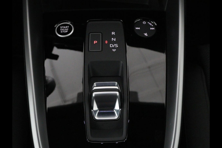Audi A3 30 TFSI Advanced Edition | Sportstoelen | Carplay | Audi Sound | Parkeerhulp | Full LED | Navigatie | Virtual Cockpit | Climate control | Bluetooth | Cruise control