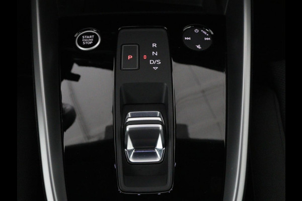 Audi A3 30 TFSI Advanced Edition | Sportstoelen | Carplay | Audi Sound | Parkeerhulp | Full LED | Navigatie | Virtual Cockpit | Climate control | Bluetooth | Cruise control
