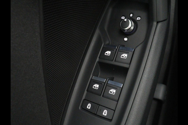 Audi A3 30 TFSI Advanced Edition | Sportstoelen | Carplay | Audi Sound | Parkeerhulp | Full LED | Navigatie | Virtual Cockpit | Climate control | Bluetooth | Cruise control