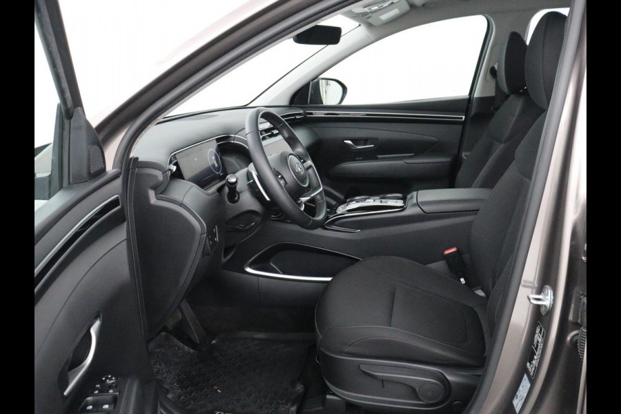 Hyundai Tucson 1.6 T-GDI PHEV Comfort 4WD | SOH 97,9% | Adaptive cruise | Camera | Carplay | Navigatie | Climate control | Parkeerhulp | 19'' | Digital Cockpit | DAB | Bluetooth | Plug In