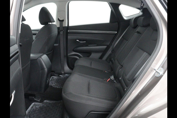 Hyundai Tucson 1.6 T-GDI PHEV Comfort 4WD | SOH 97,9% | Adaptive cruise | Camera | Carplay | Navigatie | Climate control | Parkeerhulp | 19'' | Digital Cockpit | DAB | Bluetooth | Plug In