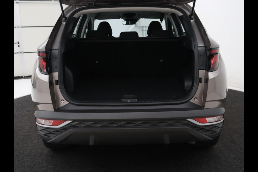 Hyundai Tucson 1.6 T-GDI PHEV Comfort 4WD | SOH 97,9% | Adaptive cruise | Camera | Carplay | Navigatie | Climate control | Parkeerhulp | 19'' | Digital Cockpit | DAB | Bluetooth | Plug In