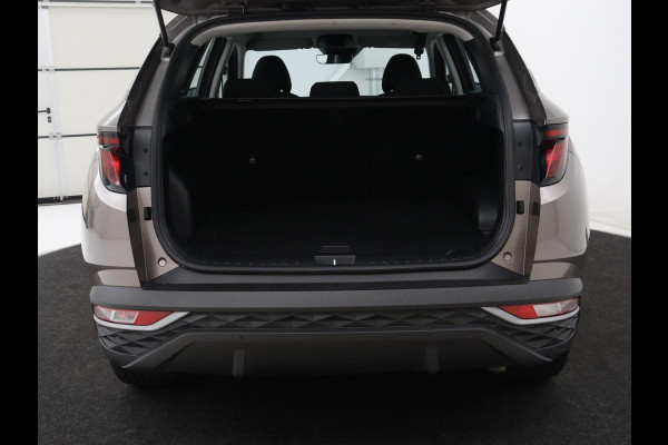 Hyundai Tucson 1.6 T-GDI PHEV Comfort 4WD | SOH 97,9% | Adaptive cruise | Camera | Carplay | Navigatie | Climate control | Parkeerhulp | 19'' | Digital Cockpit | DAB | Bluetooth | Plug In