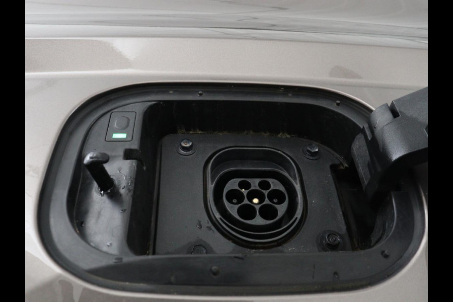 Hyundai Tucson 1.6 T-GDI PHEV Comfort 4WD | SOH 97,9% | Adaptive cruise | Camera | Carplay | Navigatie | Climate control | Parkeerhulp | 19'' | Digital Cockpit | DAB | Bluetooth | Plug In