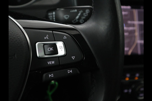 Volkswagen Golf 1.5 TSI Comfortline | Stoelverwarming | Trekhaak | Camera | Massage | Carplay | Adaptive cruise | Navigatie | Parkeerhulp | Climate control