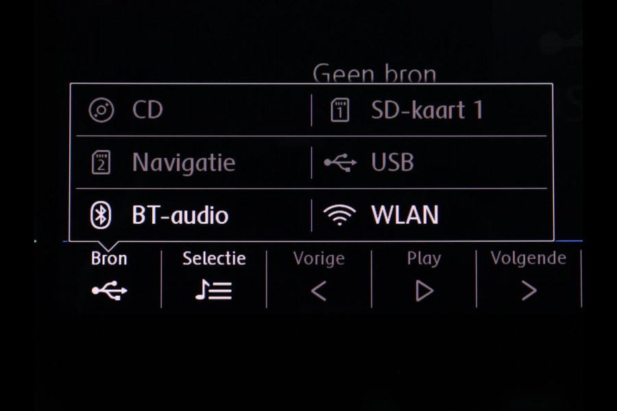 Volkswagen Golf 1.5 TSI Comfortline | Stoelverwarming | Trekhaak | Camera | Massage | Carplay | Adaptive cruise | Navigatie | Parkeerhulp | Climate control