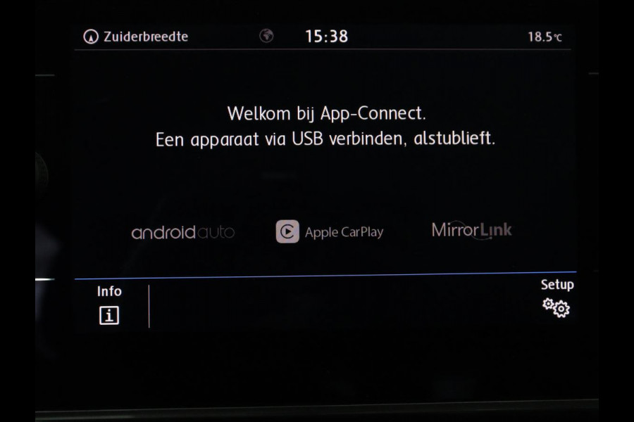 Volkswagen Golf 1.5 TSI Comfortline | Stoelverwarming | Trekhaak | Camera | Massage | Carplay | Adaptive cruise | Navigatie | Parkeerhulp | Climate control
