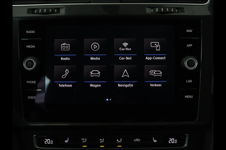 Volkswagen Golf 1.5 TSI Comfortline | Stoelverwarming | Trekhaak | Camera | Massage | Carplay | Adaptive cruise | Navigatie | Parkeerhulp | Climate control