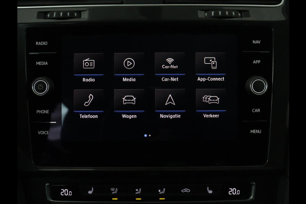 Volkswagen Golf 1.5 TSI Comfortline | Stoelverwarming | Trekhaak | Camera | Massage | Carplay | Adaptive cruise | Navigatie | Parkeerhulp | Climate control