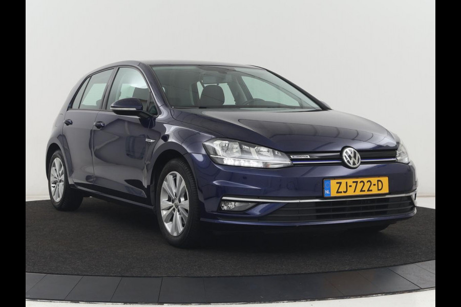 Volkswagen Golf 1.5 TSI Comfortline | Stoelverwarming | Trekhaak | Camera | Massage | Carplay | Adaptive cruise | Navigatie | Parkeerhulp | Climate control