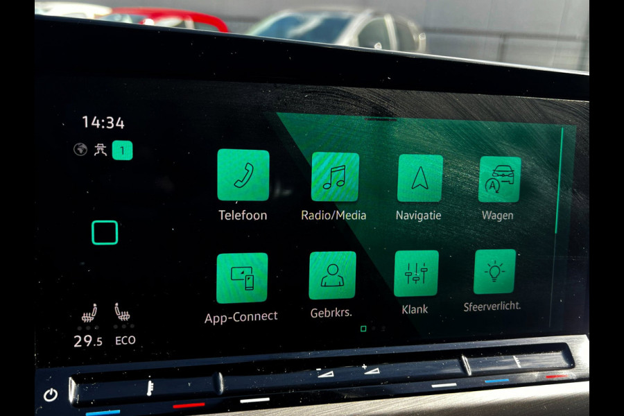 Volkswagen Golf 1.4 eHybrid Style plugin_204PK_Carplay_stoel massage_ACC