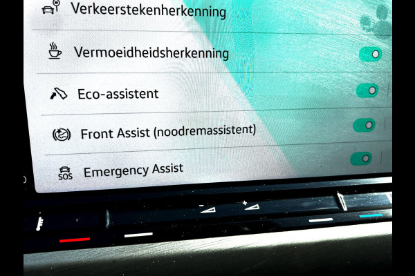 Volkswagen Golf 1.4 eHybrid Style plugin_204PK_Carplay_stoel massage_ACC