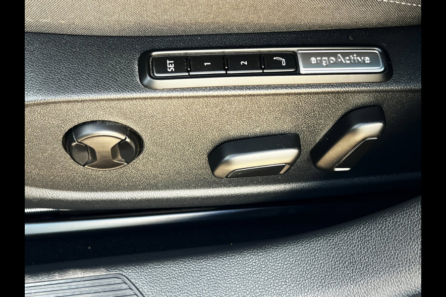 Volkswagen Golf 1.4 eHybrid Style plugin_204PK_Carplay_stoel massage_ACC