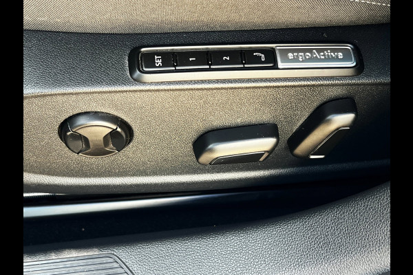 Volkswagen Golf 1.4 eHybrid Style plugin_204PK_Carplay_stoel massage_ACC