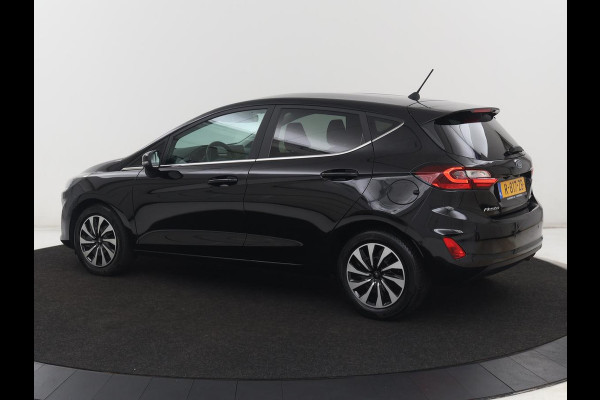 Ford Fiesta 1.0 EcoBoost Hybrid Titanium X | Carplay | Camera | Climate control | Keyless | Full LED | Cruise control | Bluetooth | Park Assist | Getint glas | Origineel NL