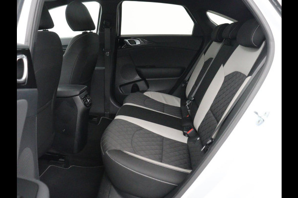Kia ProCeed 1.5 T-GDi MHEV GT-Line Edition | Panoramadak | Carplay | Camera | Navigatie | Parkeerhulp | DAB | Climate control | Bluetooth | Cruise control