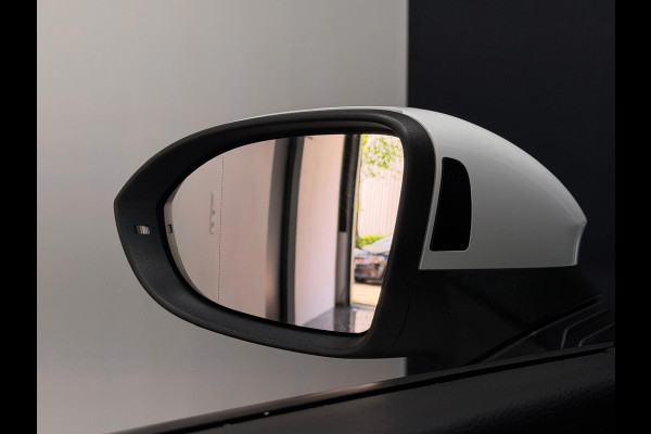 Volkswagen Golf 2.0 TSI GTI Keyless HUD Pano Dodehoek Camera