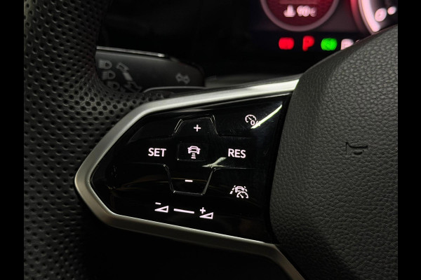 Volkswagen Golf 2.0 TSI GTI Keyless HUD Pano Dodehoek Camera