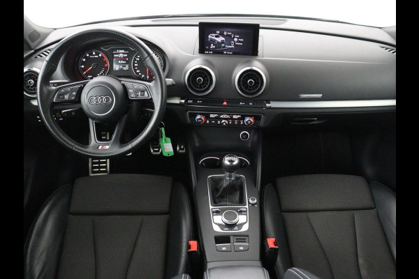 Audi A3 1.5 TFSI Sport S Line Edition | Trekhaak | Half leder | Full LED | Navigatie | Bluetooth | Sportstoelen | Parkeerhulp | Climate control | Cruise control | 18'' | Origineel NL | S Line