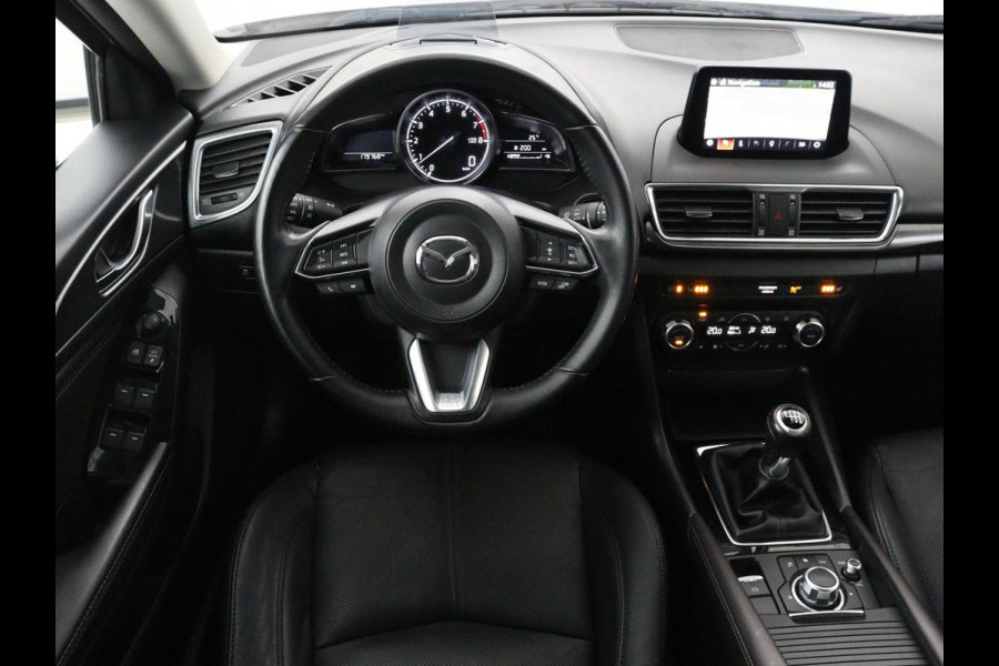 Mazda 3 2.0 SkyActiv-G 120 GT-M | Head-Up | Leder | Stoelverwarming | Adaptive cruise | Camera | Stuurverwarming | Bose Sound | Navigatie | Full LED | Keyless | Parkeerhulp | Climate control