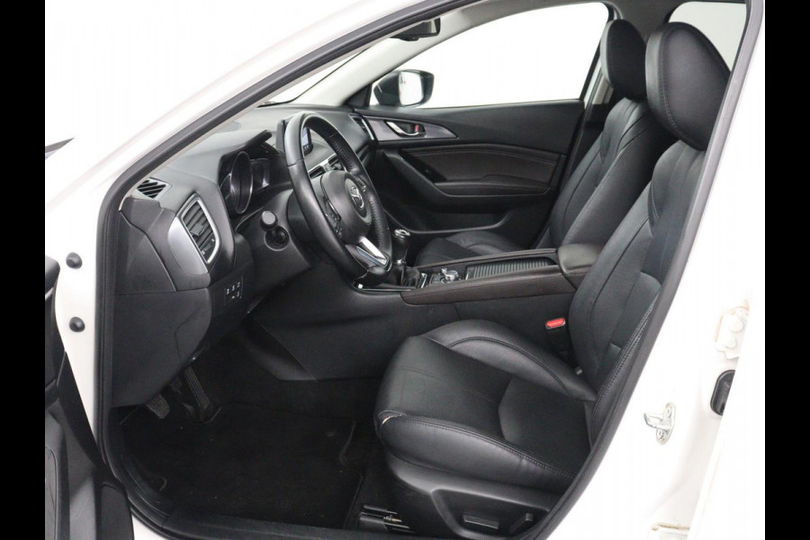 Mazda 3 2.0 SkyActiv-G 120 GT-M | Head-Up | Leder | Stoelverwarming | Adaptive cruise | Camera | Stuurverwarming | Bose Sound | Navigatie | Full LED | Keyless | Parkeerhulp | Climate control