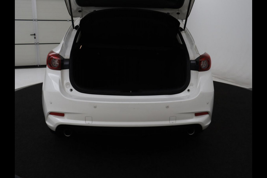 Mazda 3 2.0 SkyActiv-G 120 GT-M | Head-Up | Leder | Stoelverwarming | Adaptive cruise | Camera | Stuurverwarming | Bose Sound | Navigatie | Full LED | Keyless | Parkeerhulp | Climate control