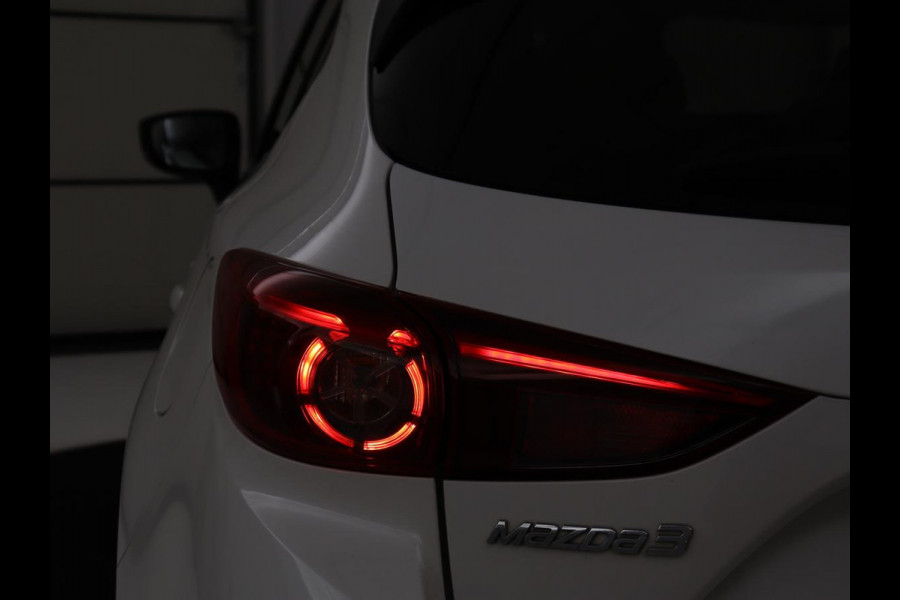Mazda 3 2.0 SkyActiv-G 120 GT-M | Head-Up | Leder | Stoelverwarming | Adaptive cruise | Camera | Stuurverwarming | Bose Sound | Navigatie | Full LED | Keyless | Parkeerhulp | Climate control