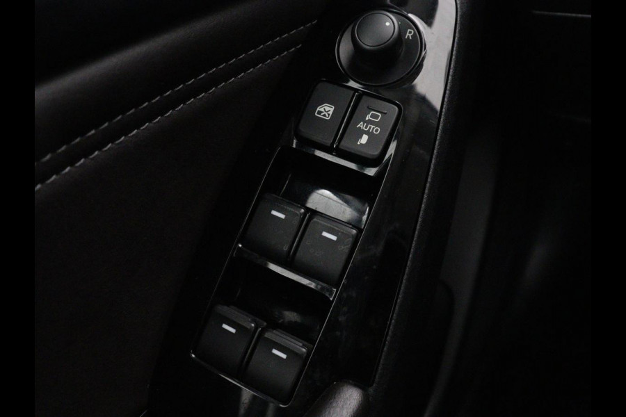 Mazda 3 2.0 SkyActiv-G 120 GT-M | Head-Up | Leder | Stoelverwarming | Adaptive cruise | Camera | Stuurverwarming | Bose Sound | Navigatie | Full LED | Keyless | Parkeerhulp | Climate control